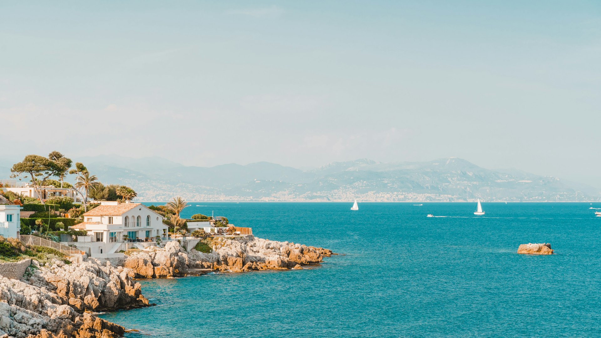 Private chauffeur in Antibes